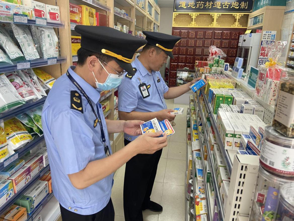 金水区国基路监管所开展未成年人药品专项检查，保障药品零售安全
